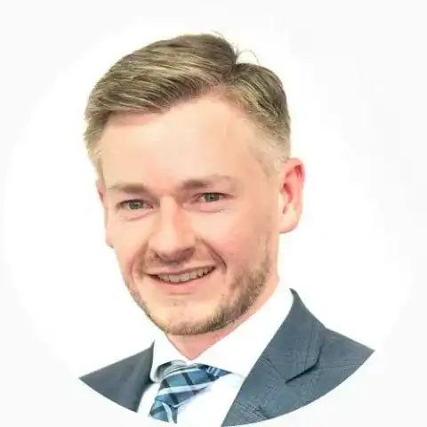 Dr. Justin Webb