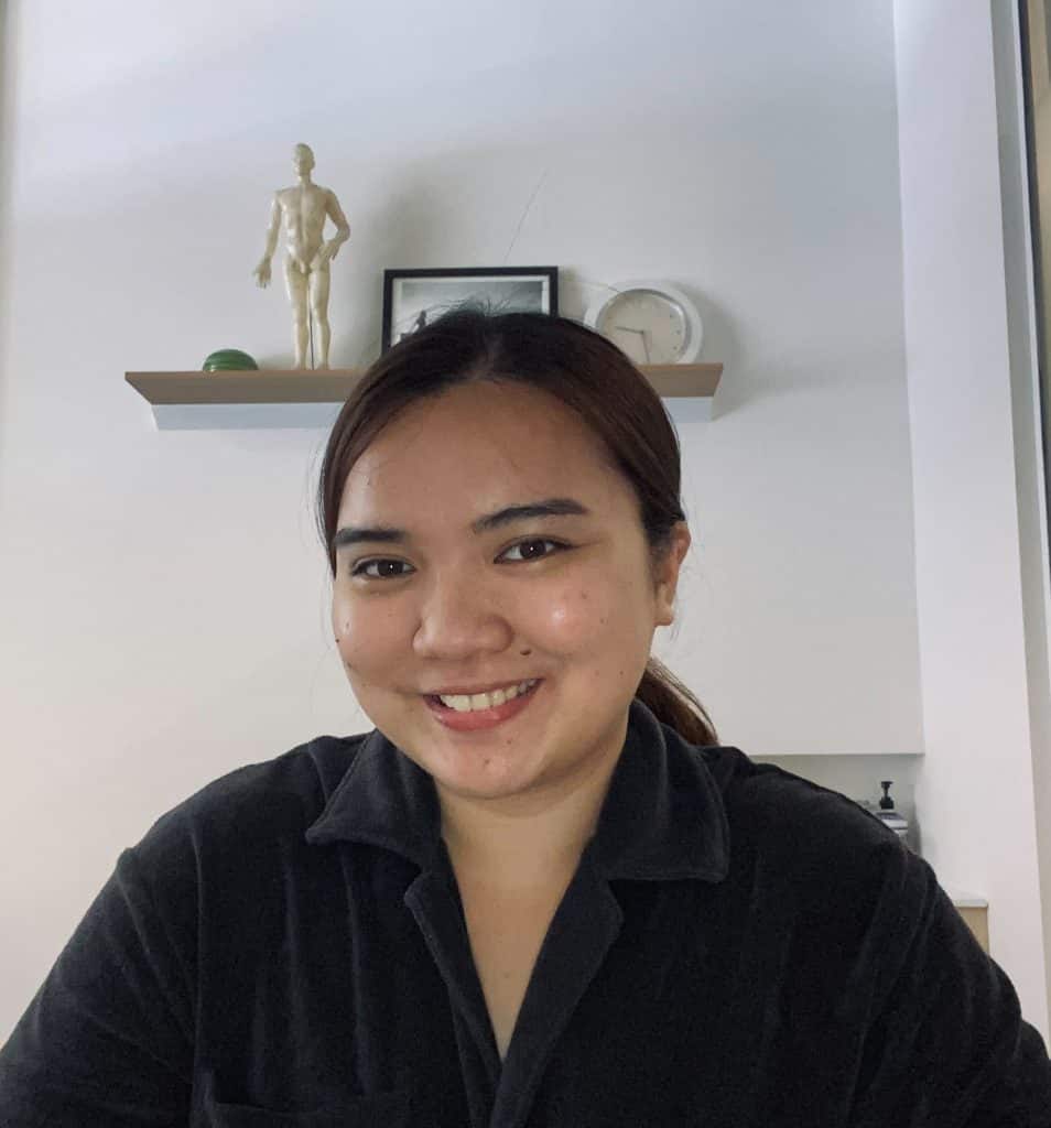 Receptionist Ariane